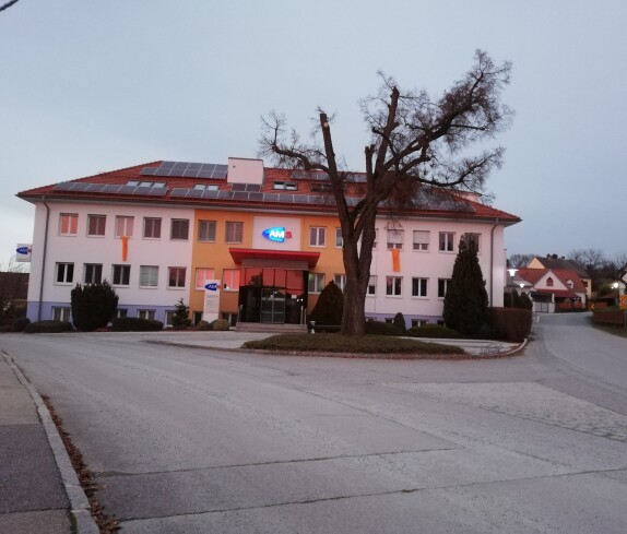 AMS Stegersbach in der Vorstadt und dem Lindenbaum