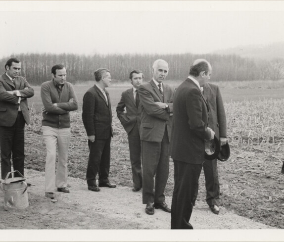 Mühlbach Promenade Birkenbaumpflanzung am 23.03.1974, von dem Verchönerungsverein Stegersbach, Bild 6