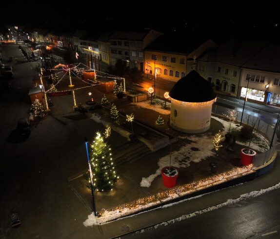 Advent in Stegersbach am Hauptplatz