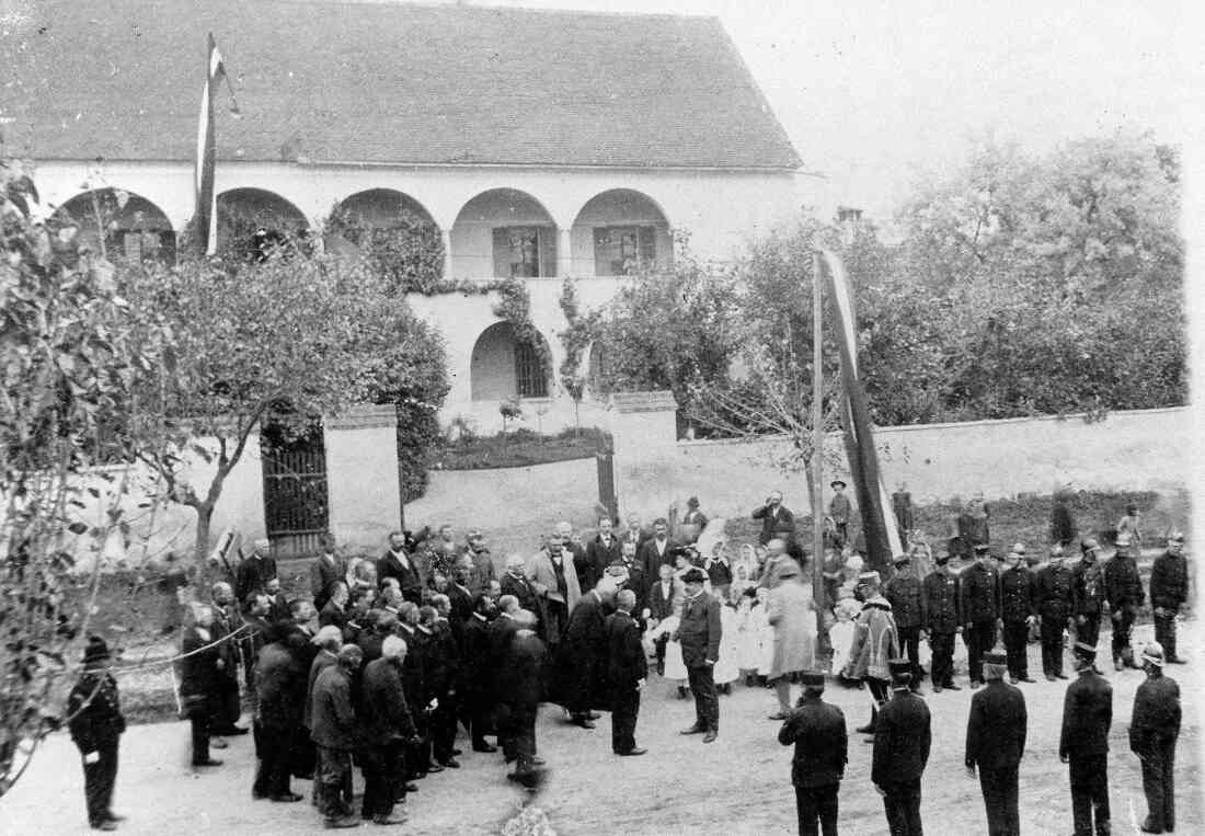 Kastell und ehemaliges Museum Stegersbach am Sparkassenplatz 2