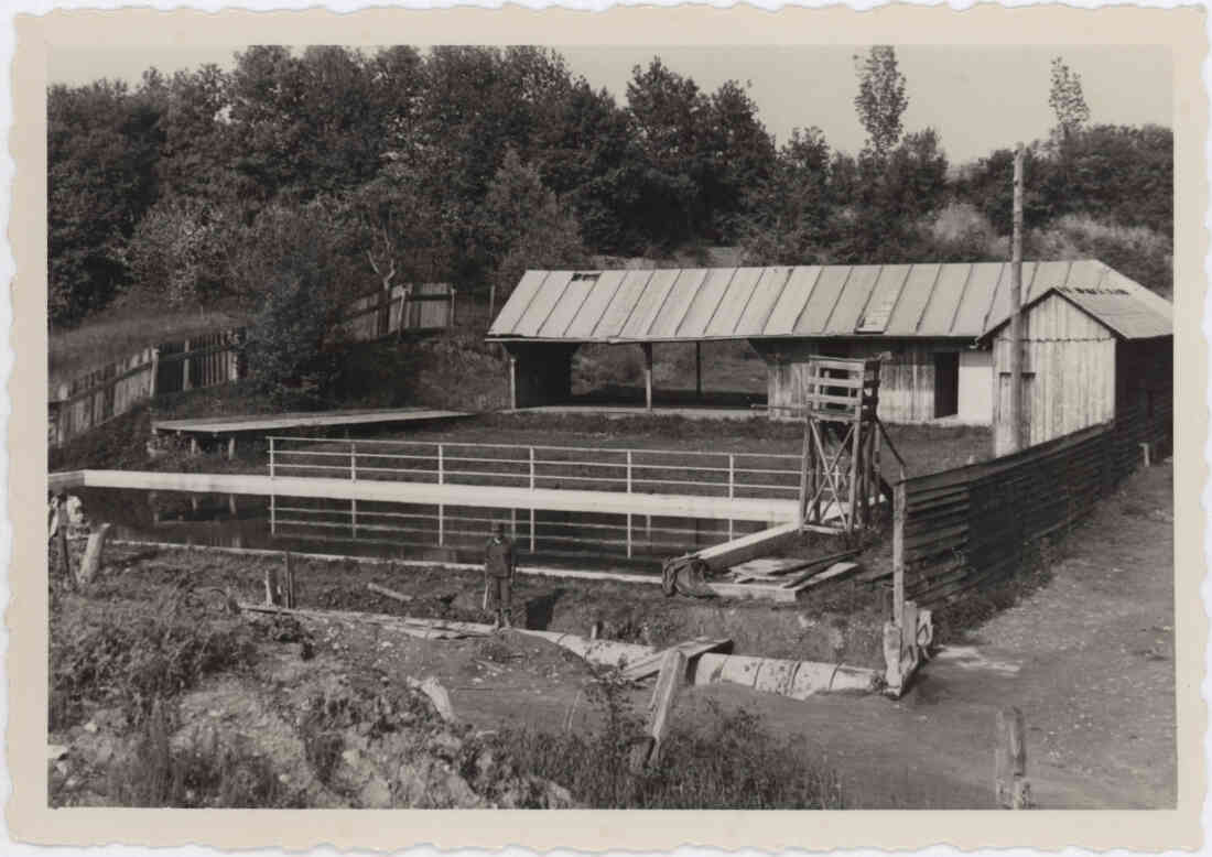 Schwimmbad in der Kastellstraße 1