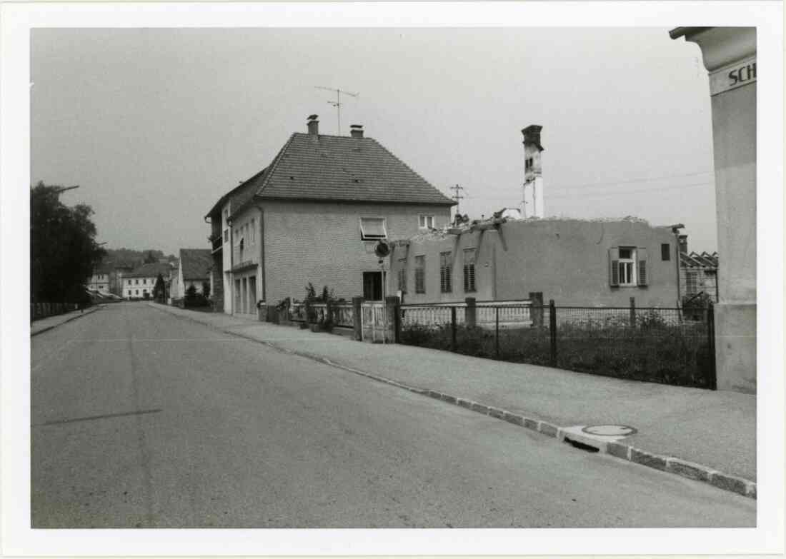 Abtragung des Hauses der Frau Schmal, Kirchengasse 18, früher Hausnummer 541, links die Tischlerei Laschet, rechts die Schlosserei Derkits