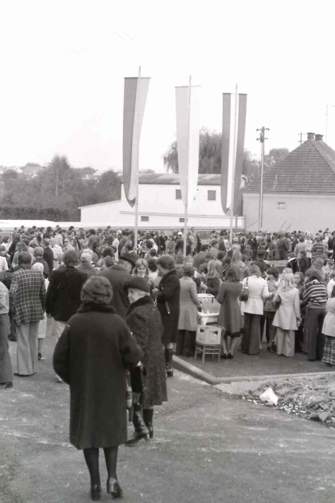 Einweihung der neuen Kirche in Stegersbach im Jahr 1974