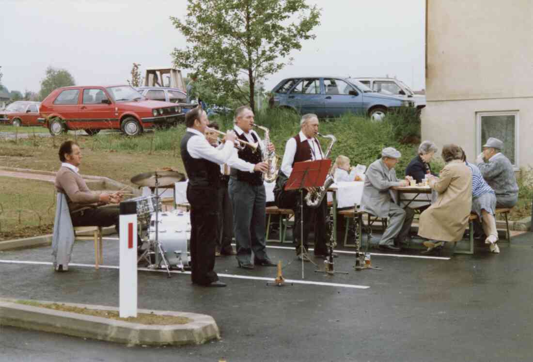 Neueröffnung Billa am 17. Mai 1989 in der Wienerstraße 19