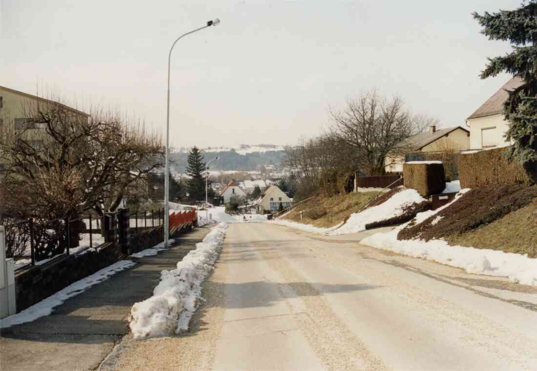 Kastellstraße mit Elektrotherm Dietinger am 01.03.2004