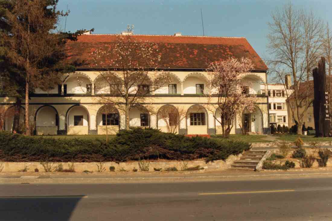 Kastell und ehemaliges Museum am Sparkassenplatz 2