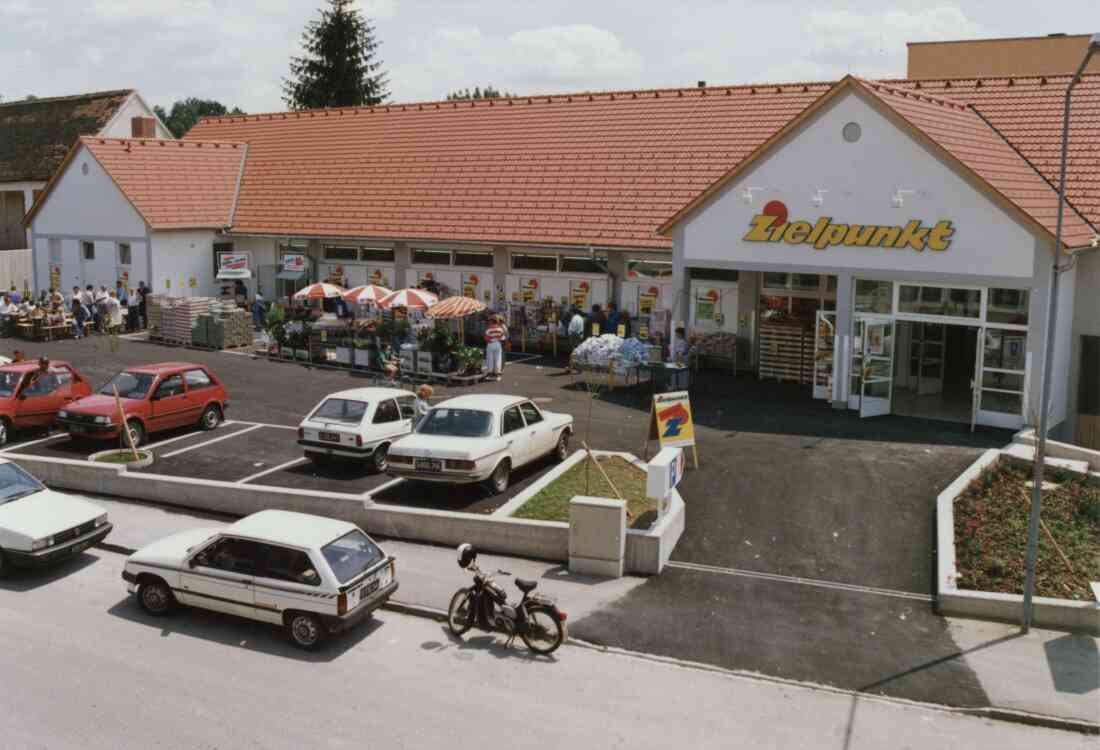 Eröffnung des Zielpunkt Geschäftes am Hauptplatz 13 am 29.06.1989
