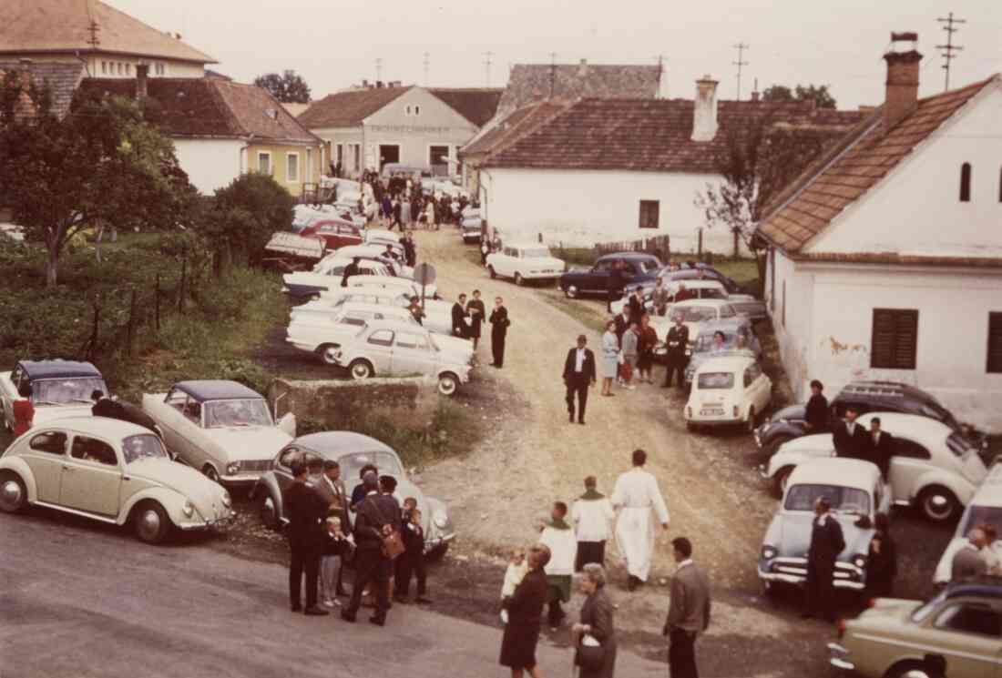 Autoweihe in der Vorstadt beim Haus Csar Kaspar, Hausnummer 67, die Viehrampe und der Garten des Tobitsch Hauses