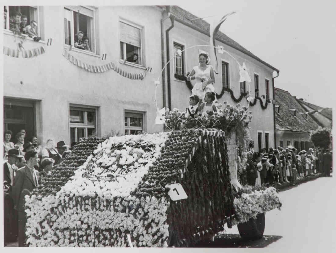 Volksfest mit Blumenkorso 18. August 1957 in der Herrengasse