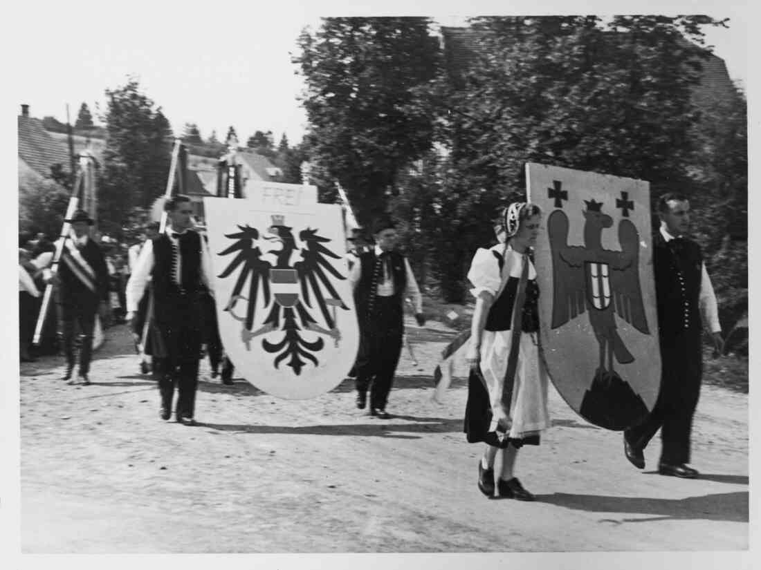 Volksfest mit Blumenkorso 18. August 1957 in der Kirchengasse