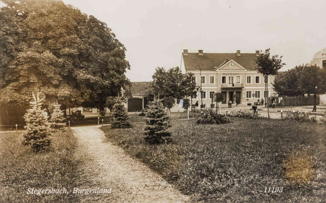 Stegersbach, Burgenland, Hauptplatz, Park, Rathaus, Gasthof Bauer