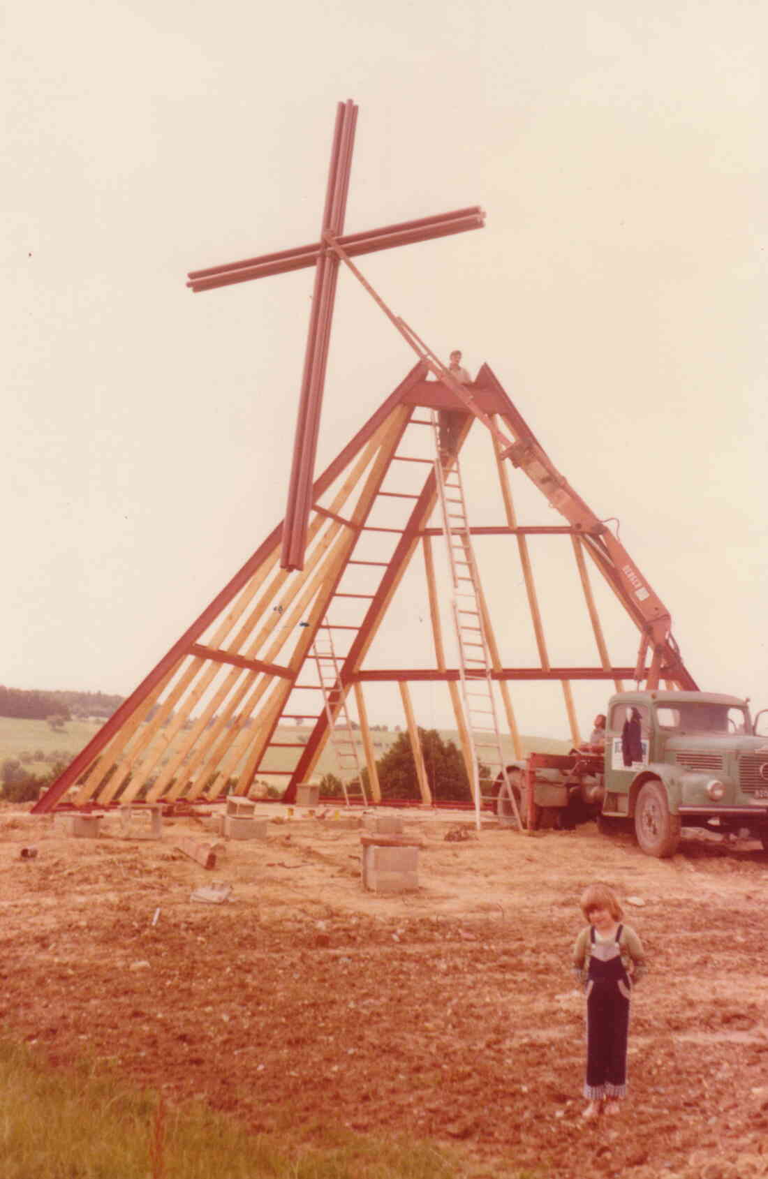 Kreuzkapelle, die Kreuzkapelle wir errichtet, im Juli 1979