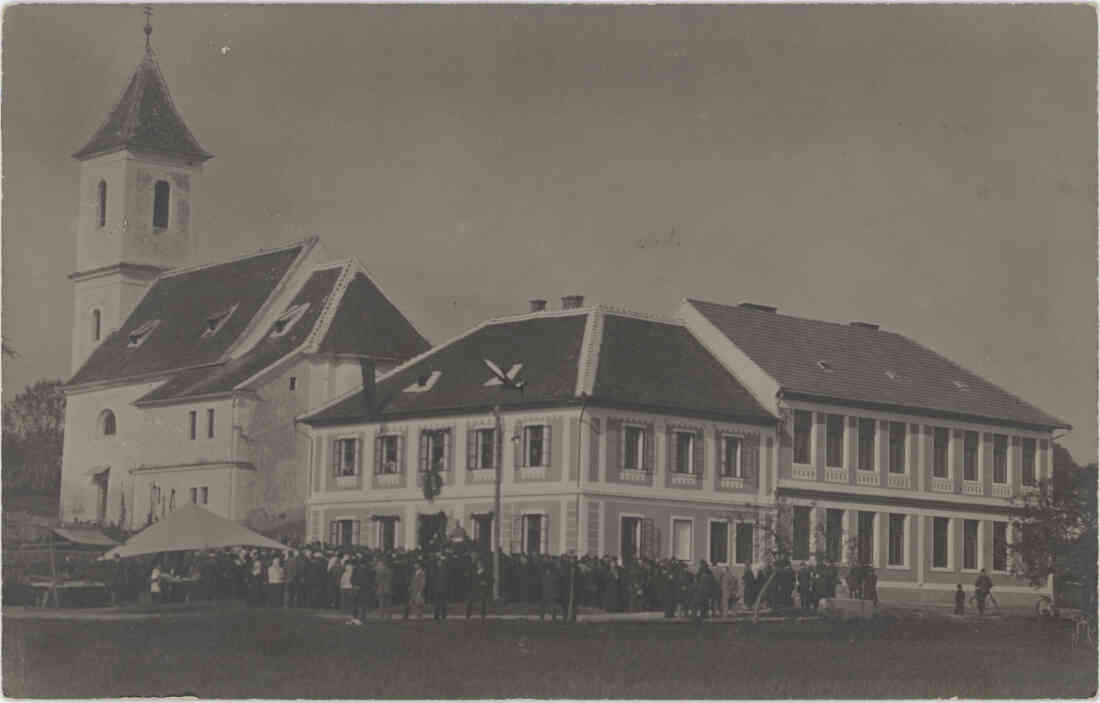 Ägidius-Kirche, Volksschule, Einweihung der neuen Volksschule  am 17. Oktober 1926