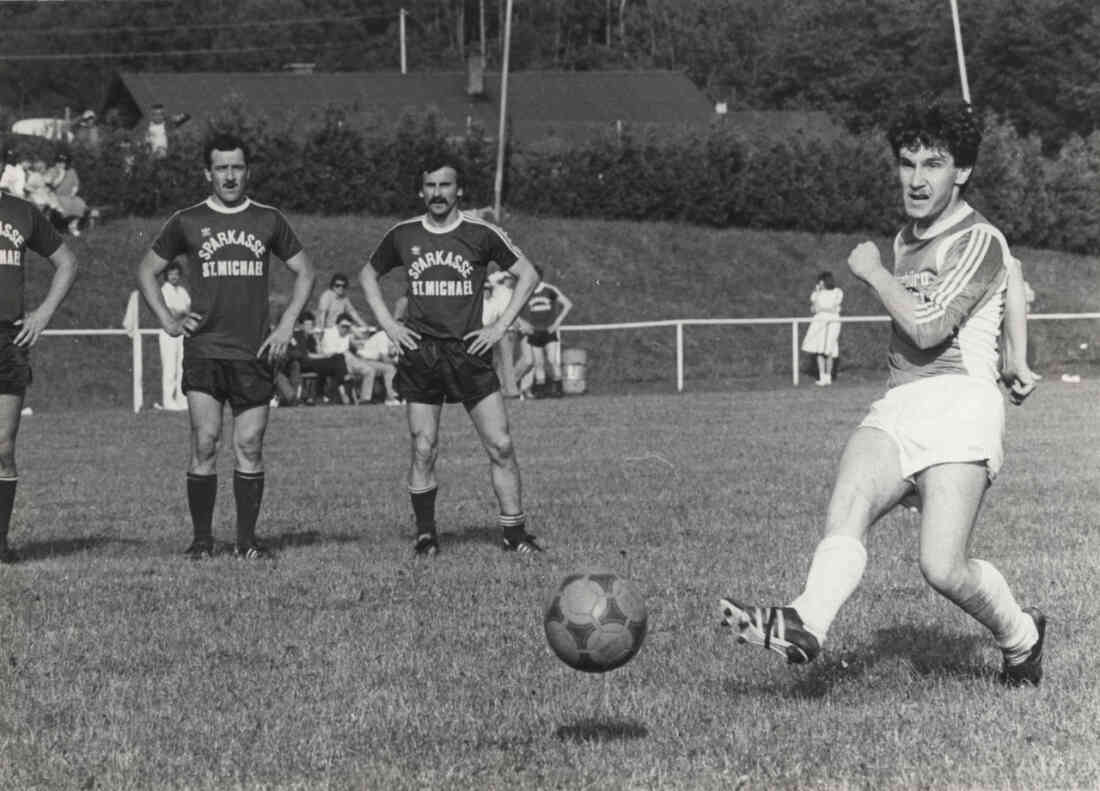 SV Stegersbach im  Auswärtsmatch gegen den SV St. Michael im  Frühjahr 1984, Enstand 1:2