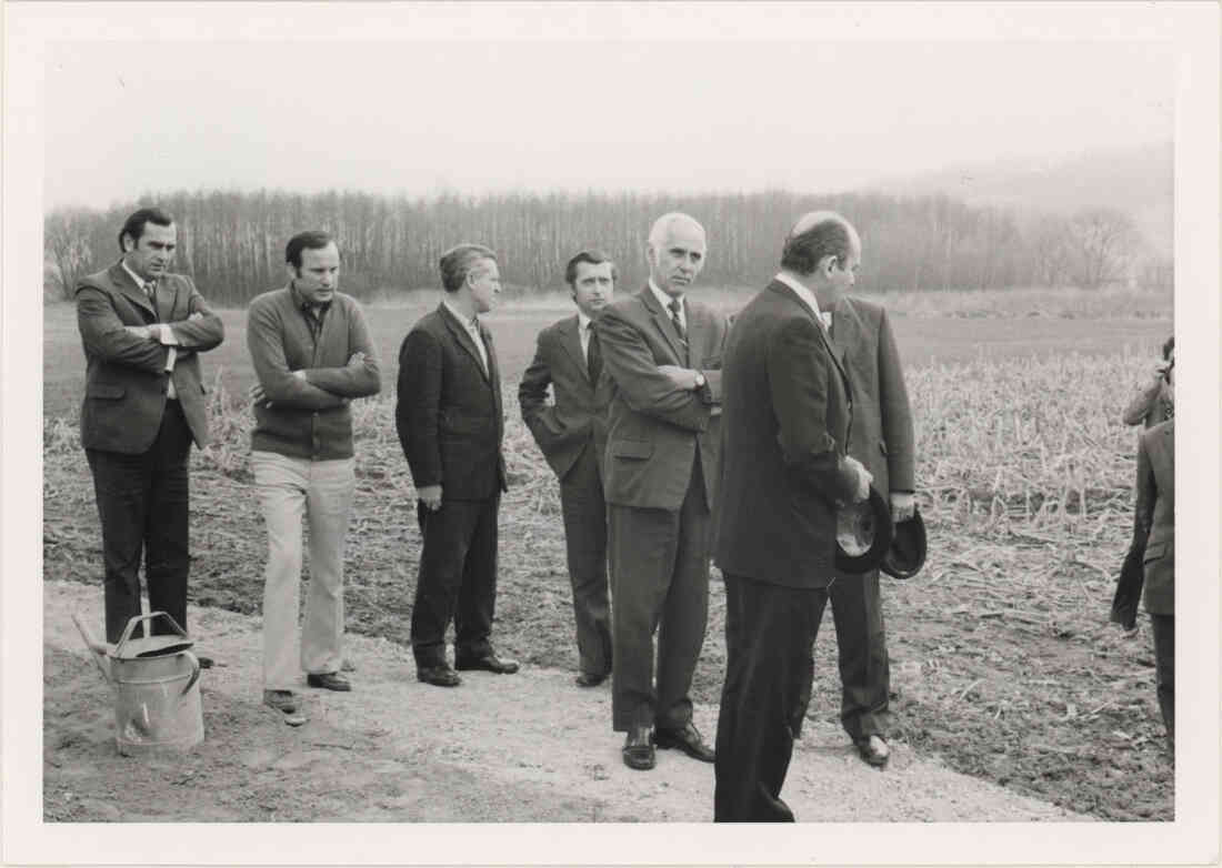 Mühlbach Promenade Birkenbaumpflanzung am 23.03.1974, von dem Verchönerungsverein Stegersbach, Bild 6