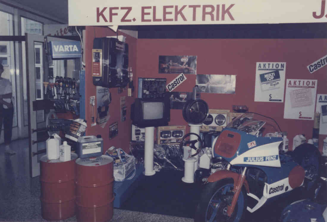 Wirtschaftsausstellung Stegersbach im Jahr 1985 und 1986 in der Hauptschule Stegersbach, der Stand von KFZ - Elektrik Julius Fenz