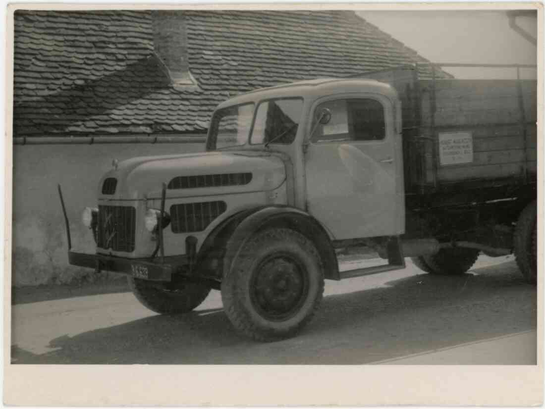 LKW des Fuhrunternehmen von Hubert Wukovits senior in der Hauptstraße 10