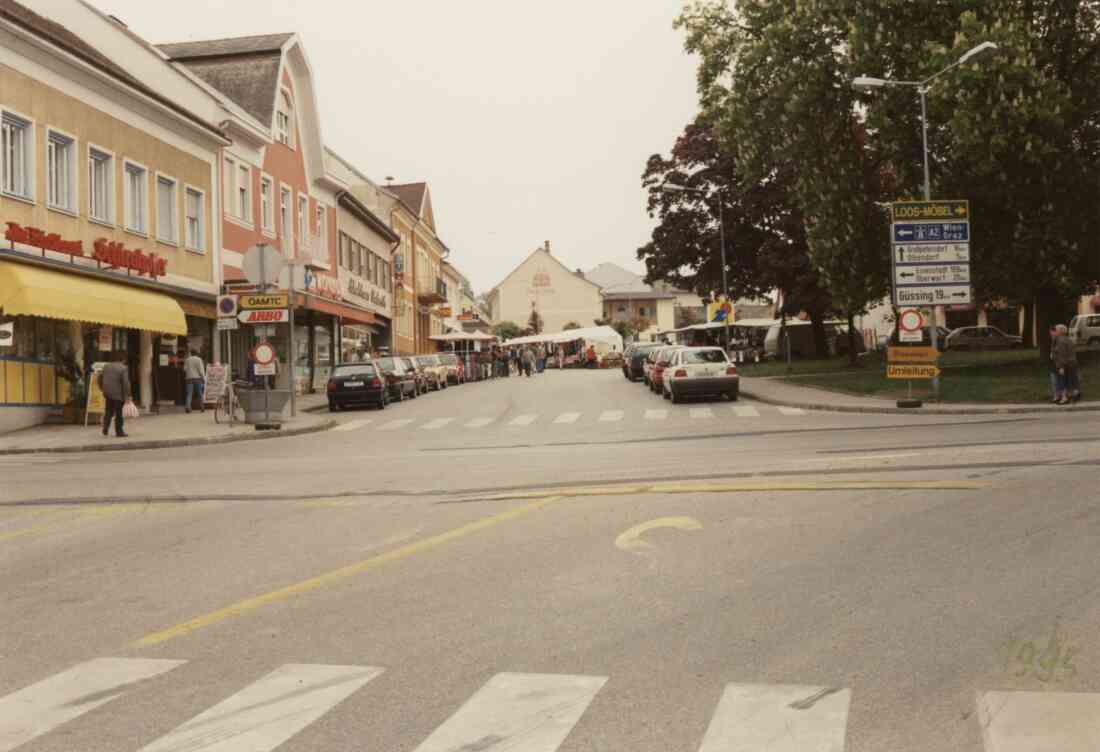 Markttag in Stegersbach am Hauptplatz im Frühjahr 1995